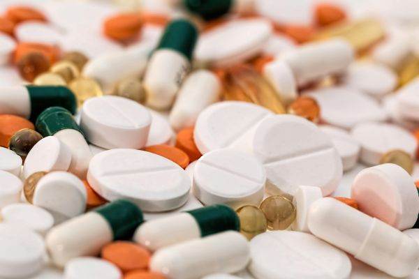 Studiu: suplimentele cu calciu şi vitamina D, efect limitat asupra prevenirii fracturilor